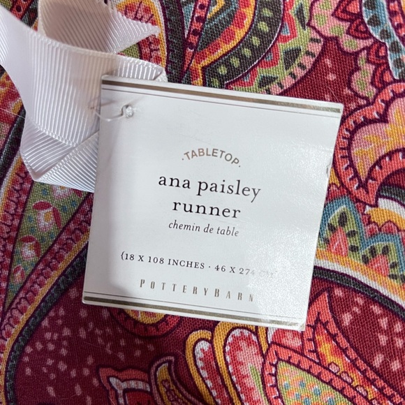Pottery Barn Ana Paisley Table Runner and Four Napkins, GUC. Ana Paisley - Picture 3 of 8